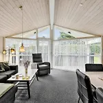 Tatil Evi Cozy In With Kitchen Frorup